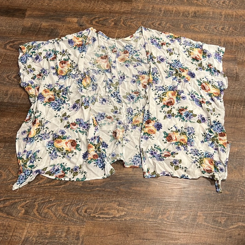 143 Story Medium Short Floral Kimono